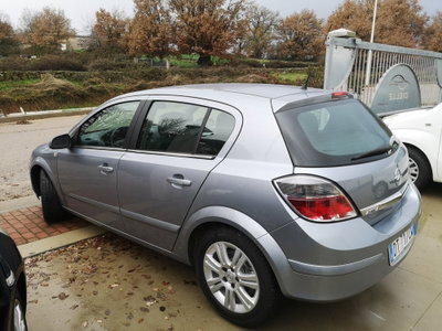 Opel Astra 1.7 CDTI 101CV 5 porte Enjoy (4)