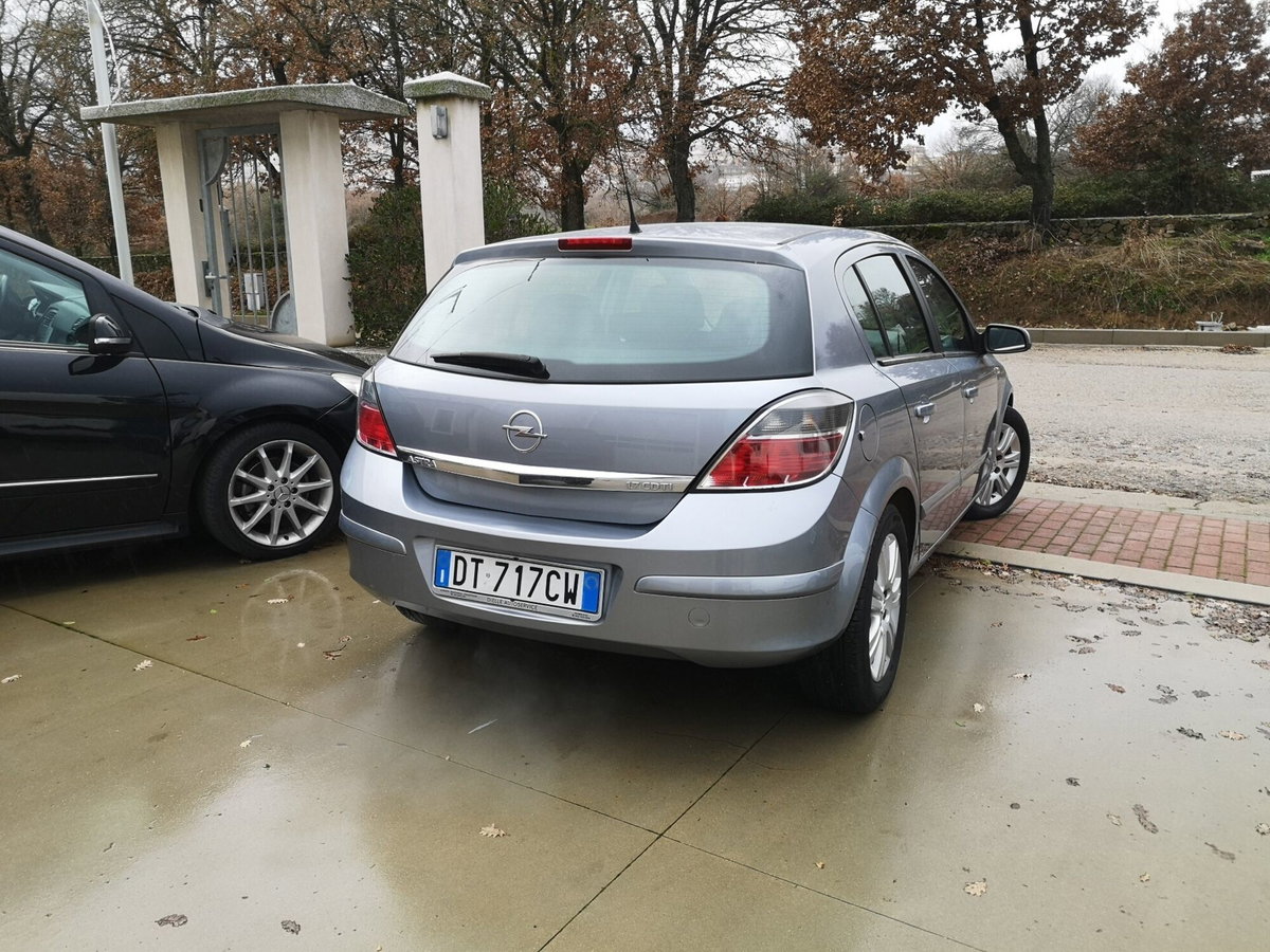 Opel Astra 1.7 CDTI 101CV 5 porte Enjoy (6)