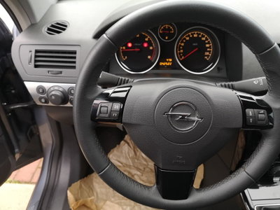 Opel Astra 1.7 CDTI 101CV 5 porte Enjoy (9)