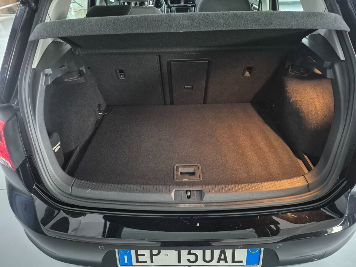 Volkswagen Golf 2.0 TDI DSG 5p. Sport Edition BlueMotion Tech. (9)