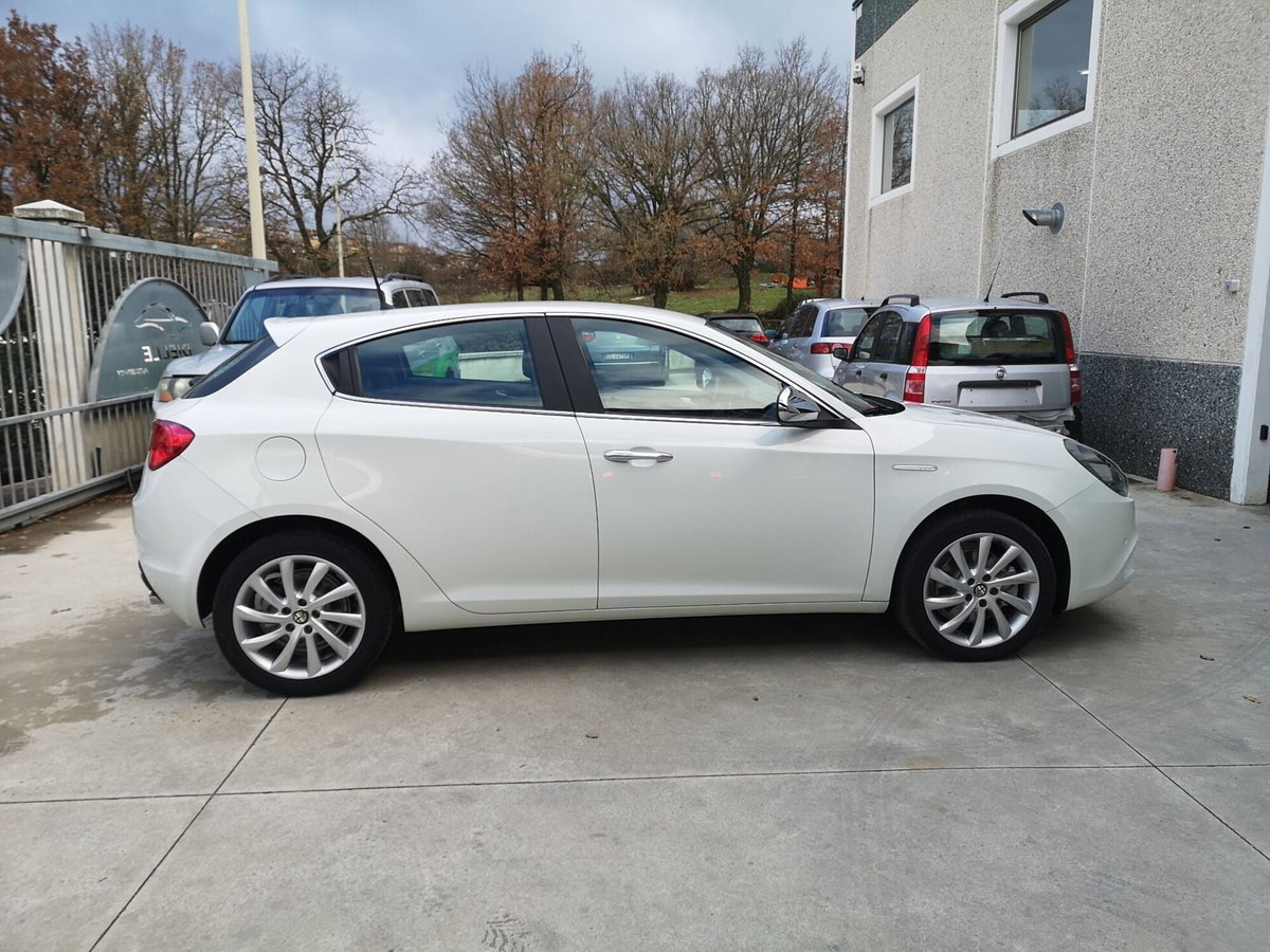 Alfa Romeo Giulietta 2.0 JTDm Exclusive 150cv E5+ (10)