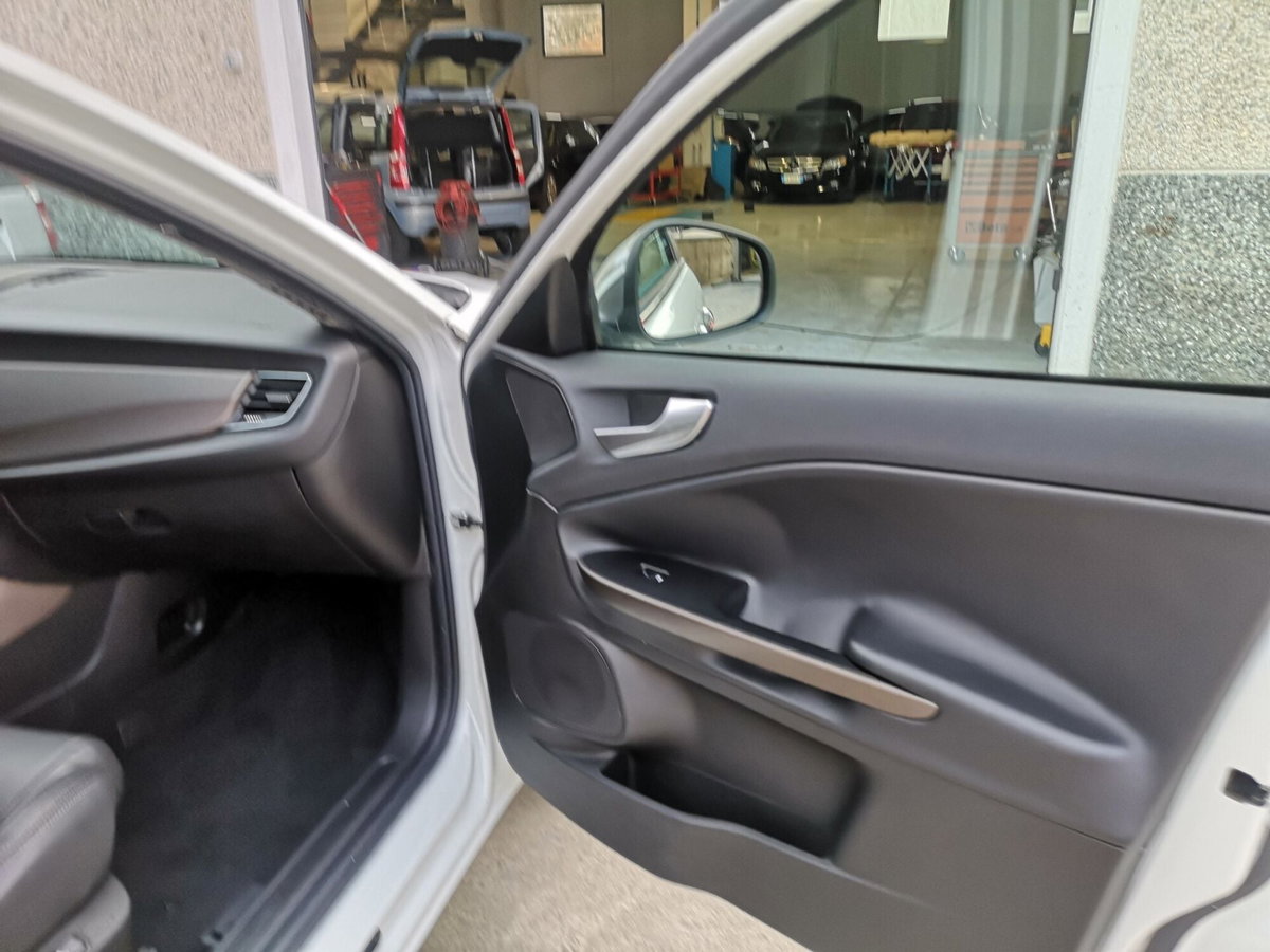 Alfa Romeo Giulietta 2.0 JTDm Exclusive 150cv E5+ (3)