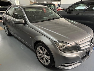 Mercedes-Benz Classe C 220 CDI BlueEFFICIENCY Avantgarde AMG (4)