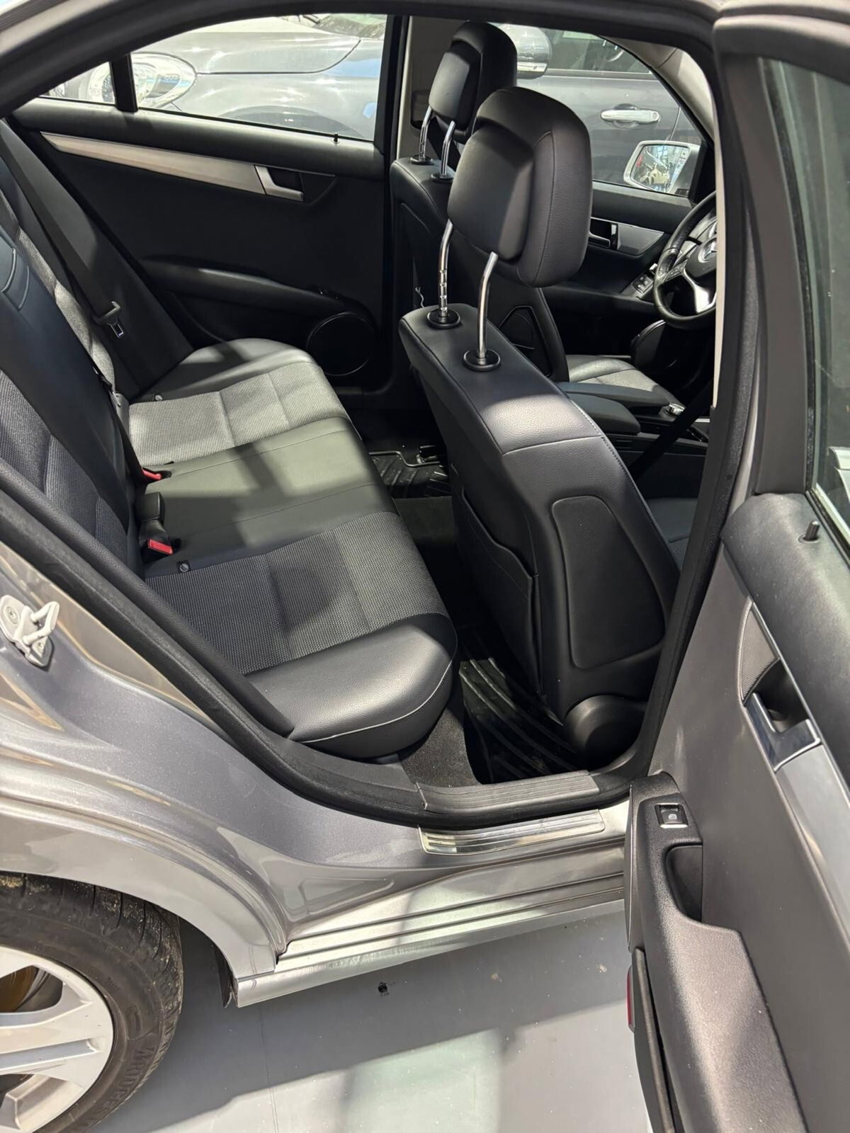 Mercedes-Benz Classe C 220 CDI BlueEFFICIENCY Avantgarde AMG (8)