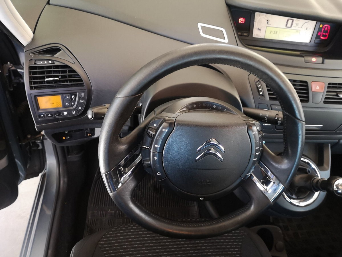 Citroen C3 Picasso 1.6 HDi 110 Exclusive Theatre (13)