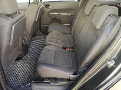 Peugeot 5008 1.6 HDi 112CV Allure (12)