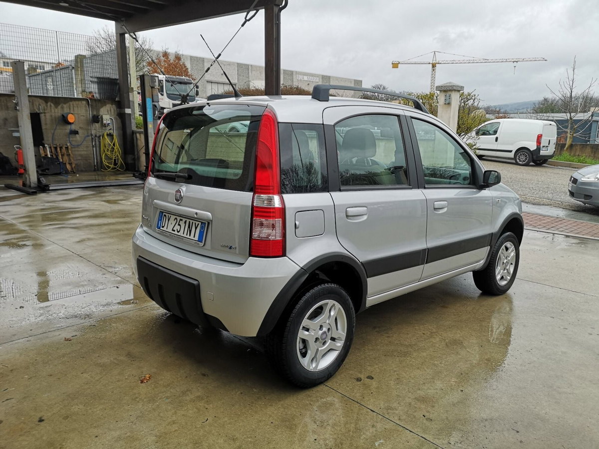 Fiat Panda 1.3 MJT 16V DPF 4x4 Climbing (4)