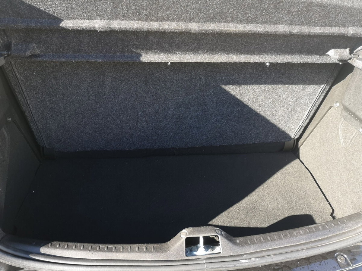 Lancia Ypsilon 1.3 MJT 75 CV Diva (15)