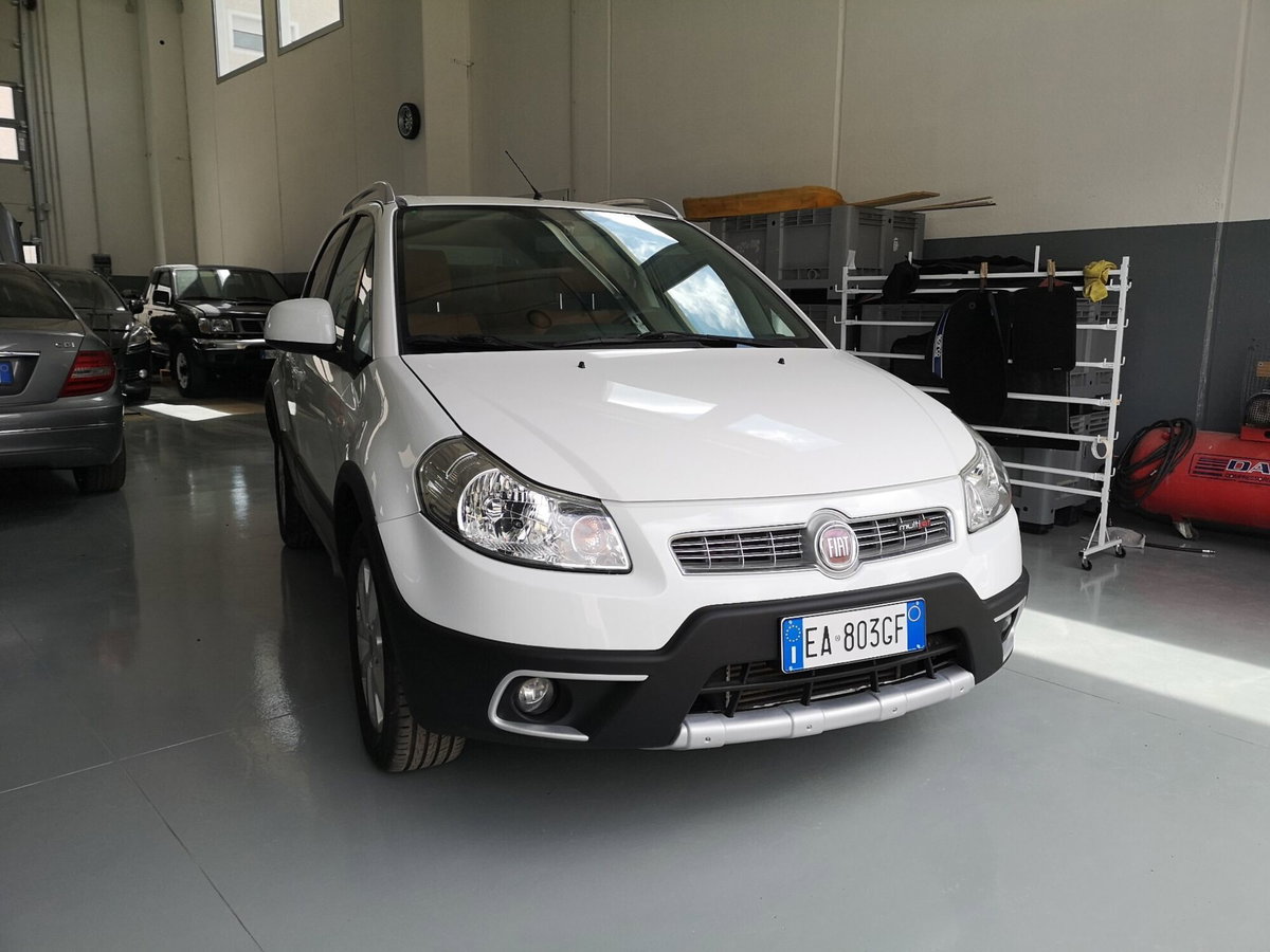 Fiat Sedici 2.0 MJT 16V DPF 4x4 Emotion (2)