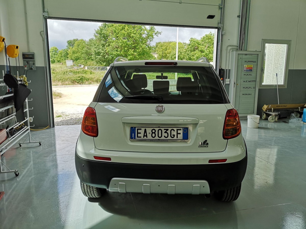Fiat Sedici 2.0 MJT 16V DPF 4x4 Emotion (5)