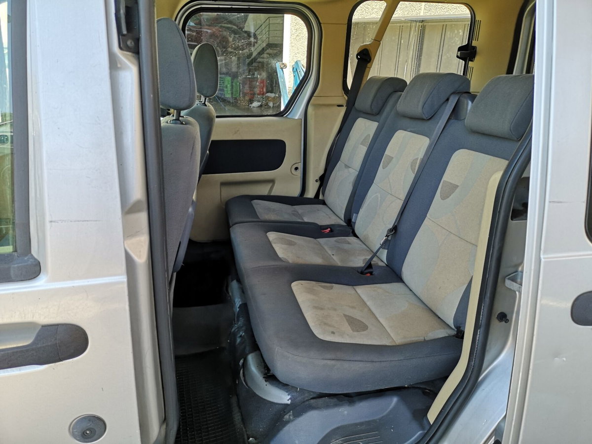 Ford Transit Connect  200S 1.8 TDCi/110CV PC GLX N1 (6)