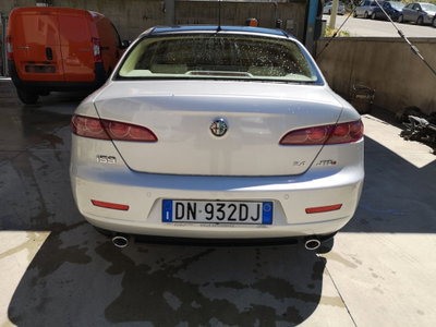Alfa Romeo 159 2.4 JTDm 20V 210 CV Distinctive (6)