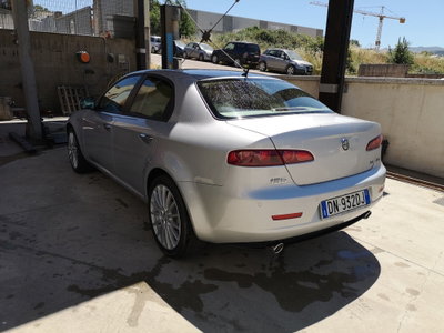 Alfa Romeo 159 2.4 JTDm 20V 210 CV Distinctive (7)