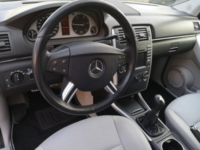 Mercedes-Benz Classe B 200 CDI Executive (10)