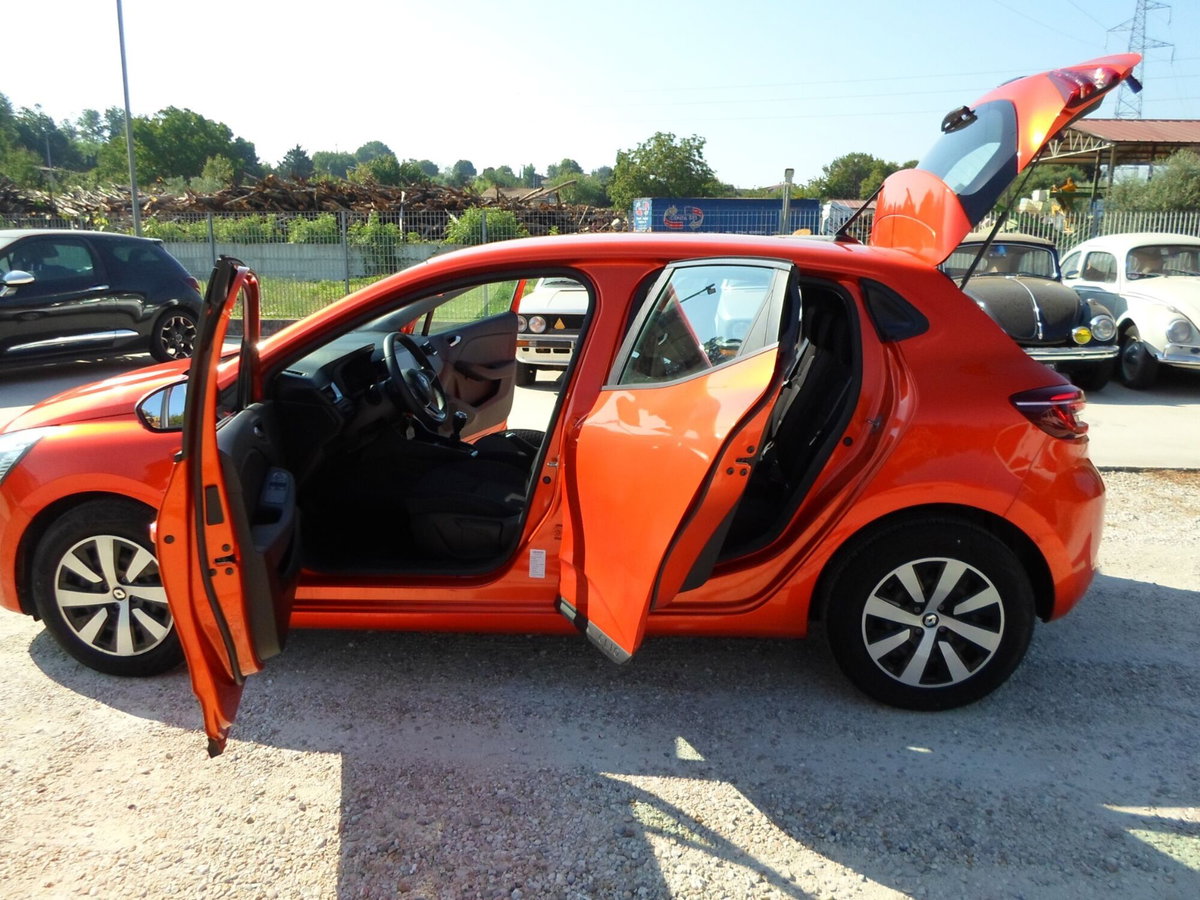 Renault Clio TCe 90 CV 5 porte Techno (10)