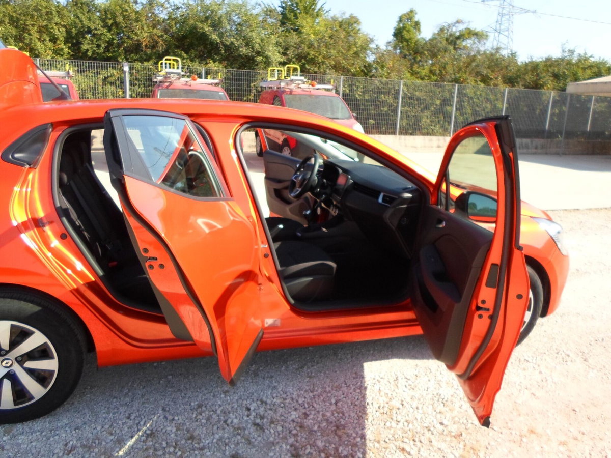 Renault Clio TCe 90 CV 5 porte Techno (11)