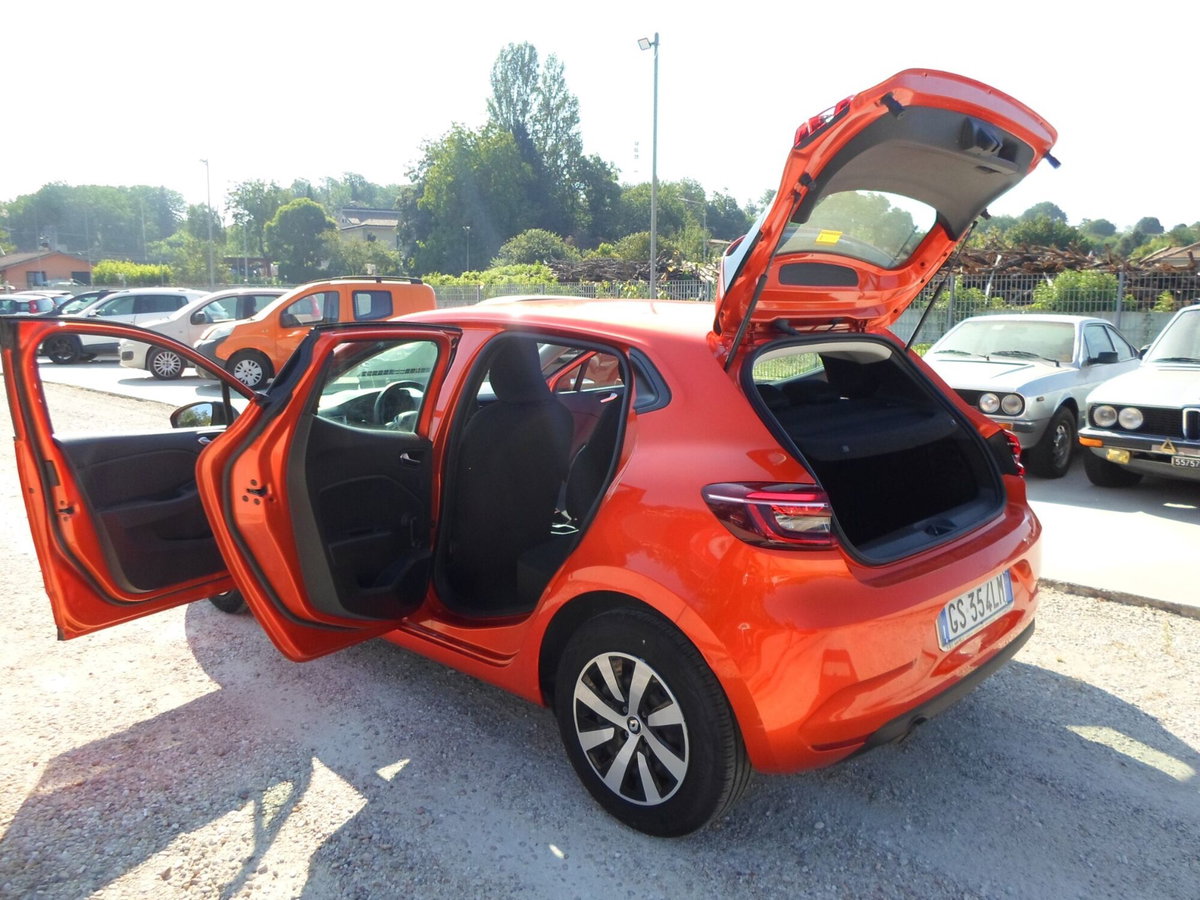 Renault Clio TCe 90 CV 5 porte Techno (12)