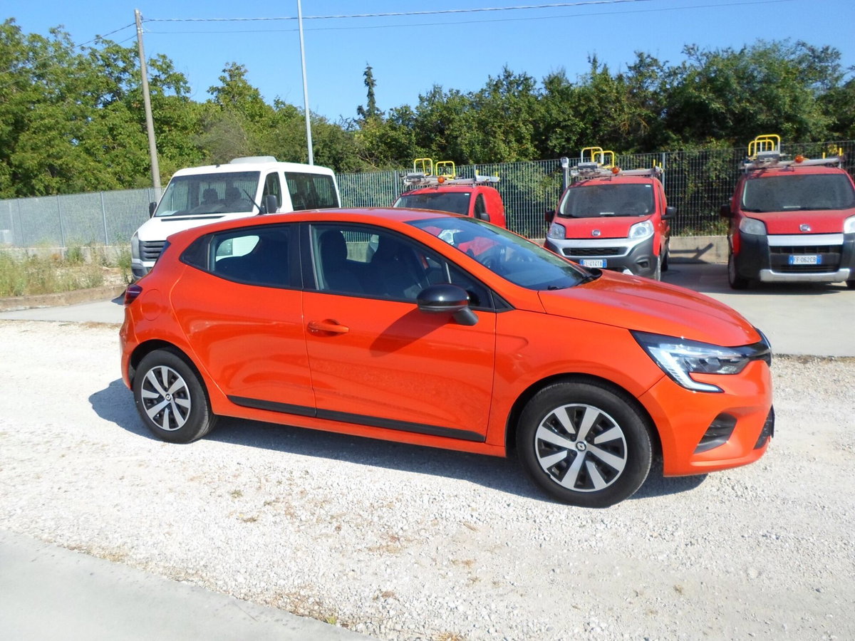 Renault Clio TCe 90 CV 5 porte Techno (3)