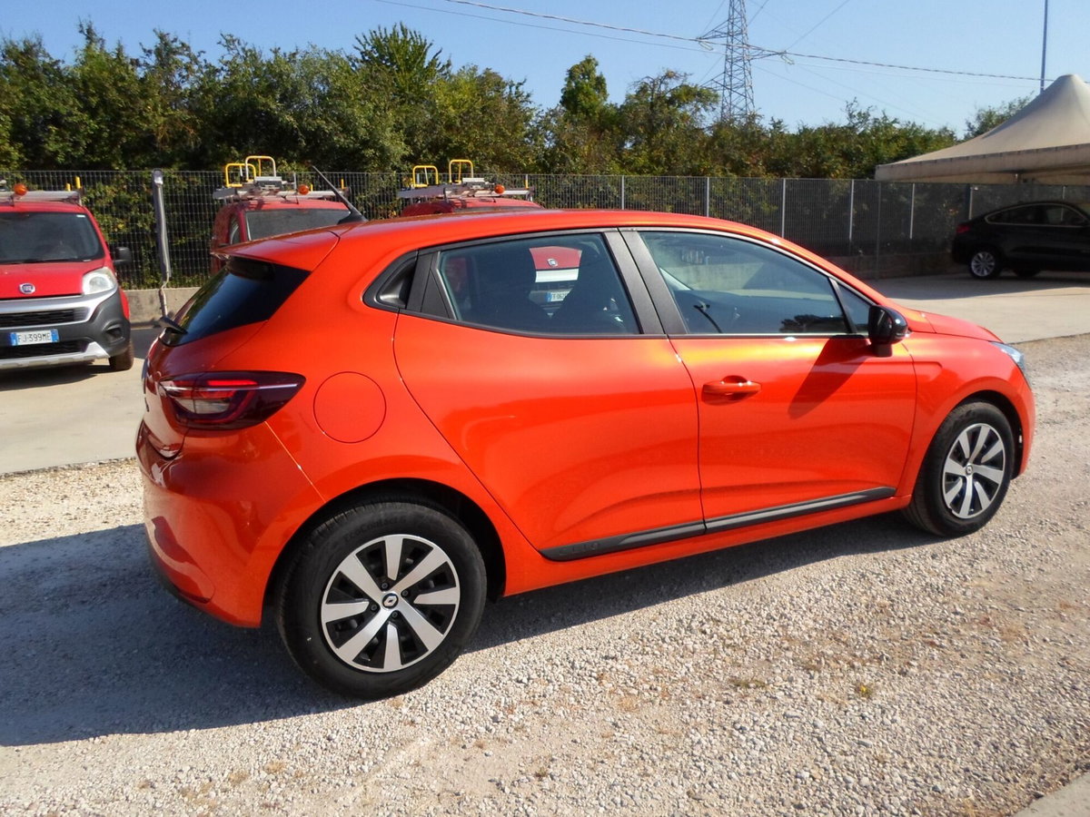 Renault Clio TCe 90 CV 5 porte Techno (5)