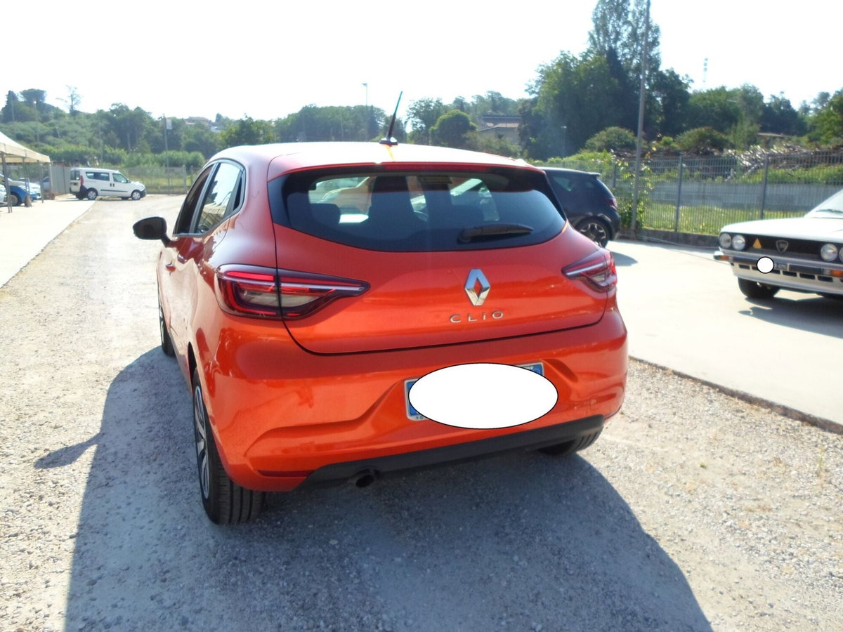 Renault Clio TCe 90 CV 5 porte Techno (6)