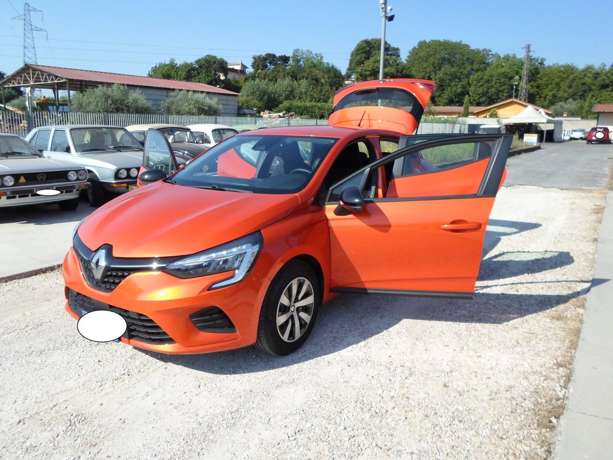 Renault Clio TCe 90 CV 5 porte Techno (9)