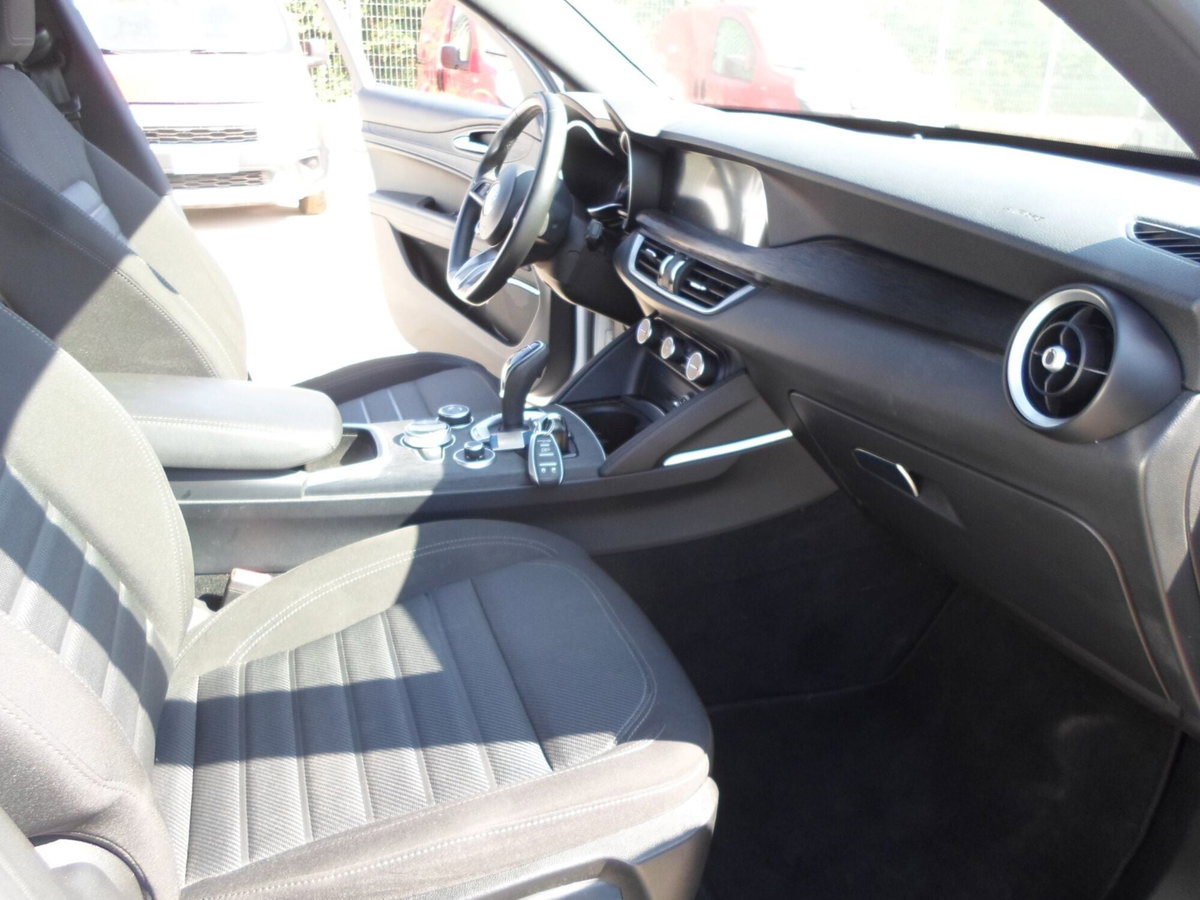 Alfa Romeo Stelvio Stelvio 2.2 Turbodiesel 190 CV AT8 Q4 Super Business (18)