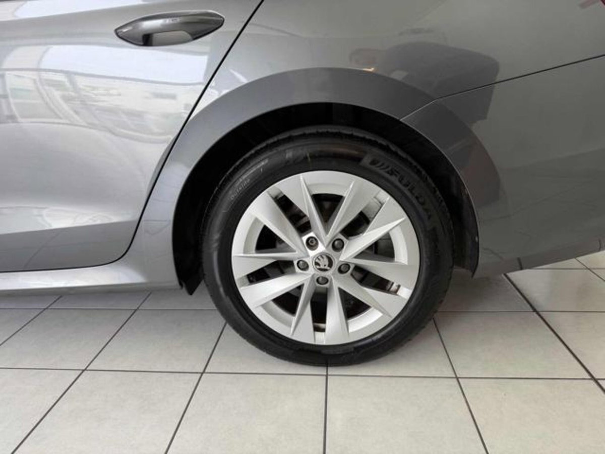 Skoda Octavia Station Wagon 1.5 G-TEC DSG Wagon Style (7)