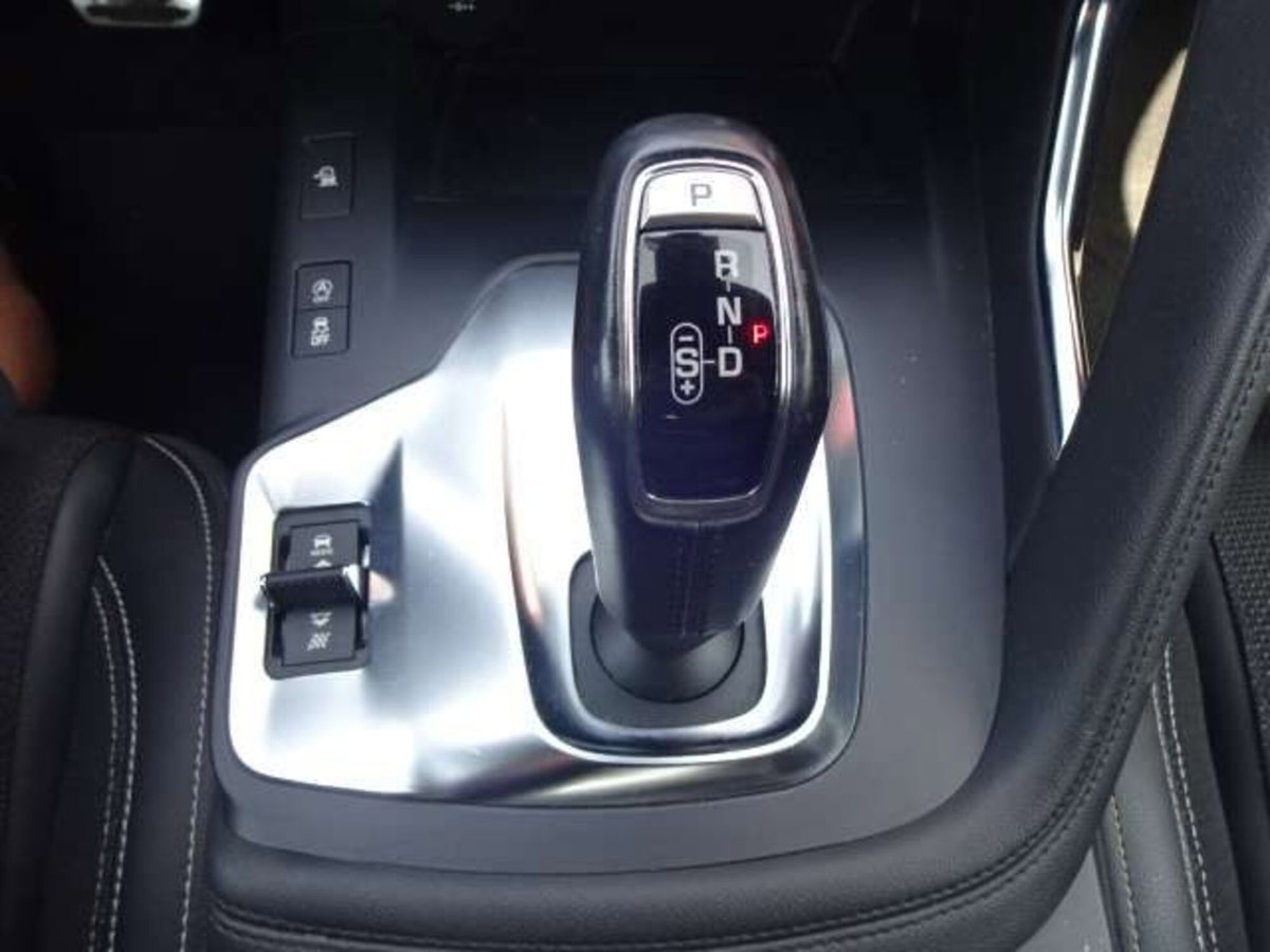 Jaguar E-Pace 2.0D 180 CV AWD R-Dynamic (10)