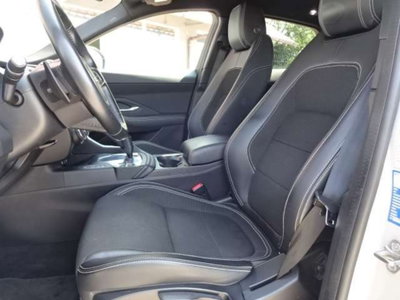Jaguar E-Pace 2.0D 180 CV AWD R-Dynamic (11)