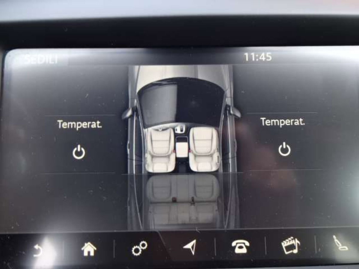 Jaguar E-Pace 2.0D 180 CV AWD R-Dynamic (14)