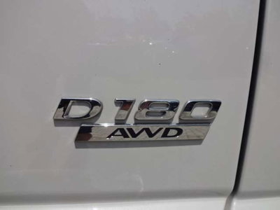 Jaguar E-Pace 2.0D 180 CV AWD R-Dynamic (16)