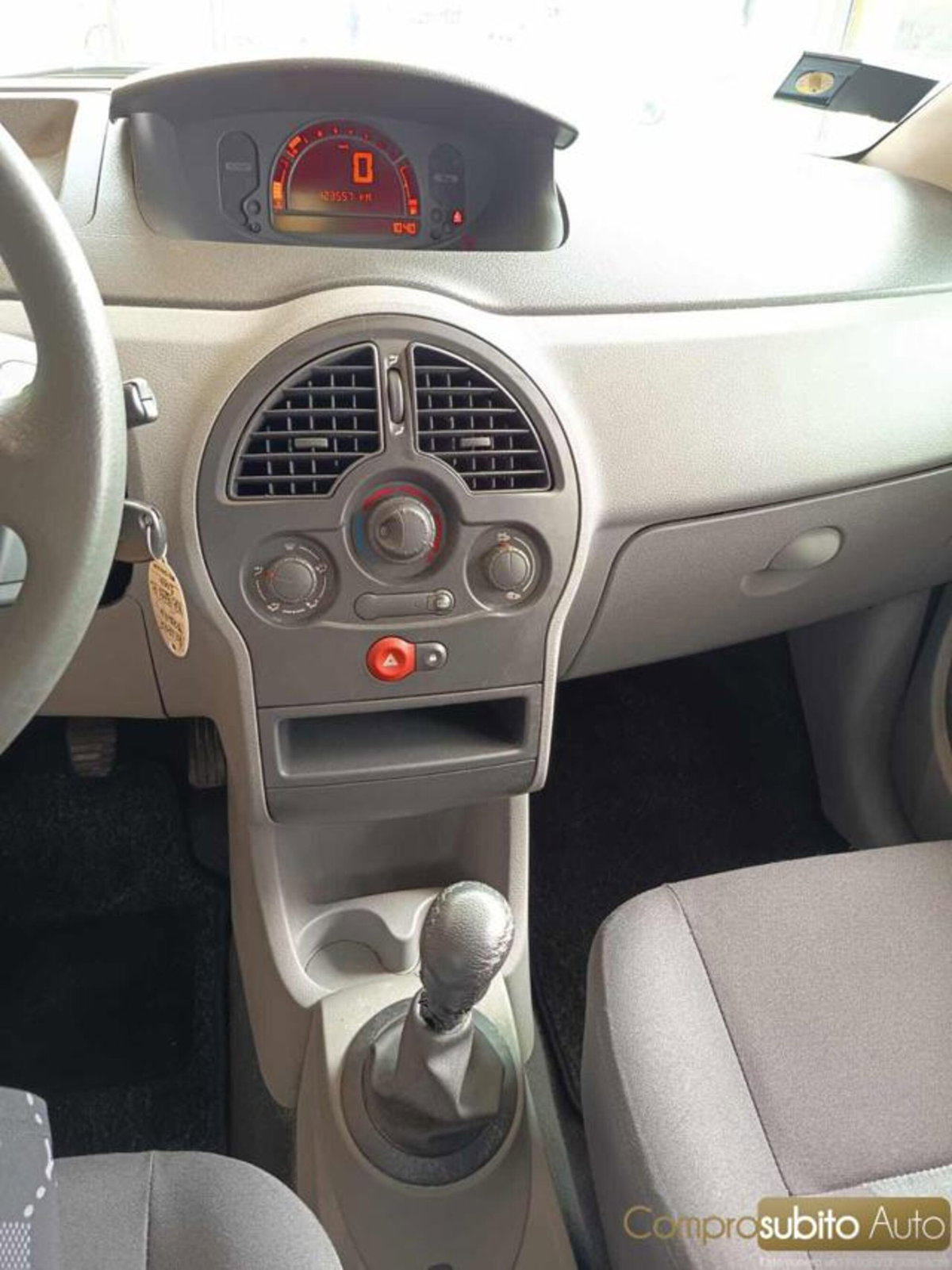 Renault Modus 1.2 16V Confort Dynamique (20)
