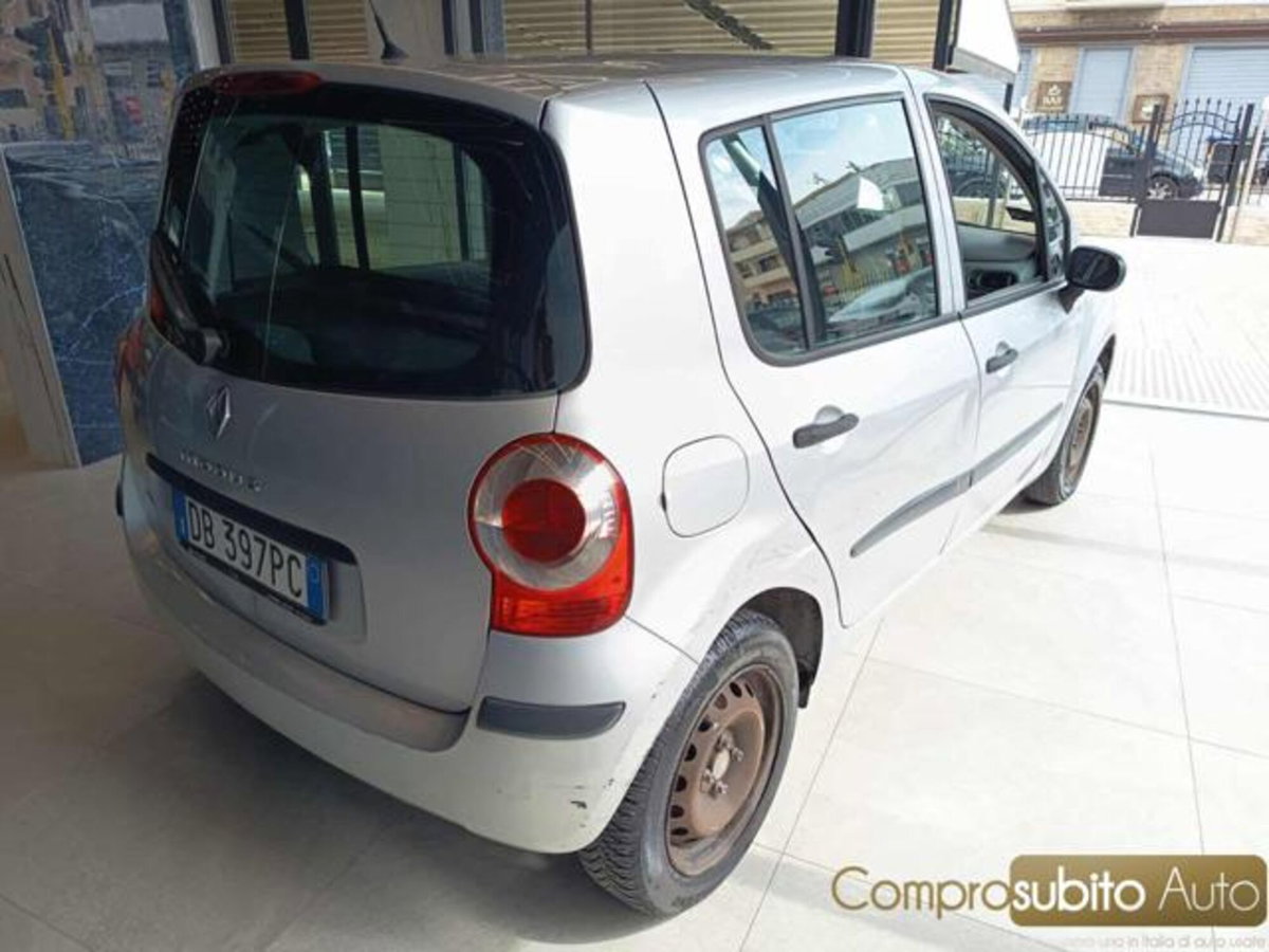 Renault Modus 1.2 16V Confort Dynamique (8)