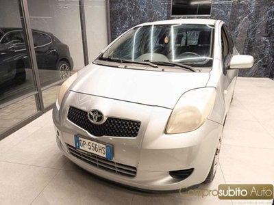 Toyota Yaris 1.0 5 porte (2)