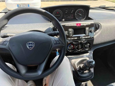 Lancia Ypsilon 1.0 FireFly 5 porte S&S Hybrid Ecochic Gold (14)