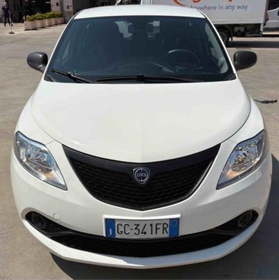 Lancia Ypsilon 1.0 FireFly 5 porte S&S Hybrid Ecochic Gold (8)