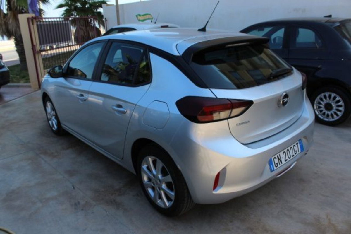 Opel Corsa 1.2 (2)