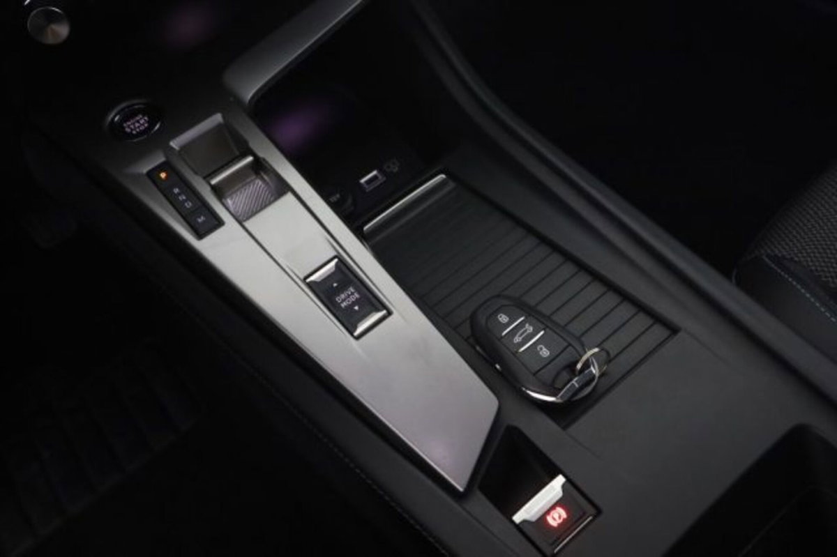 Peugeot 308 PureTech Turbo 130 S&S EAT8 Allure (14)