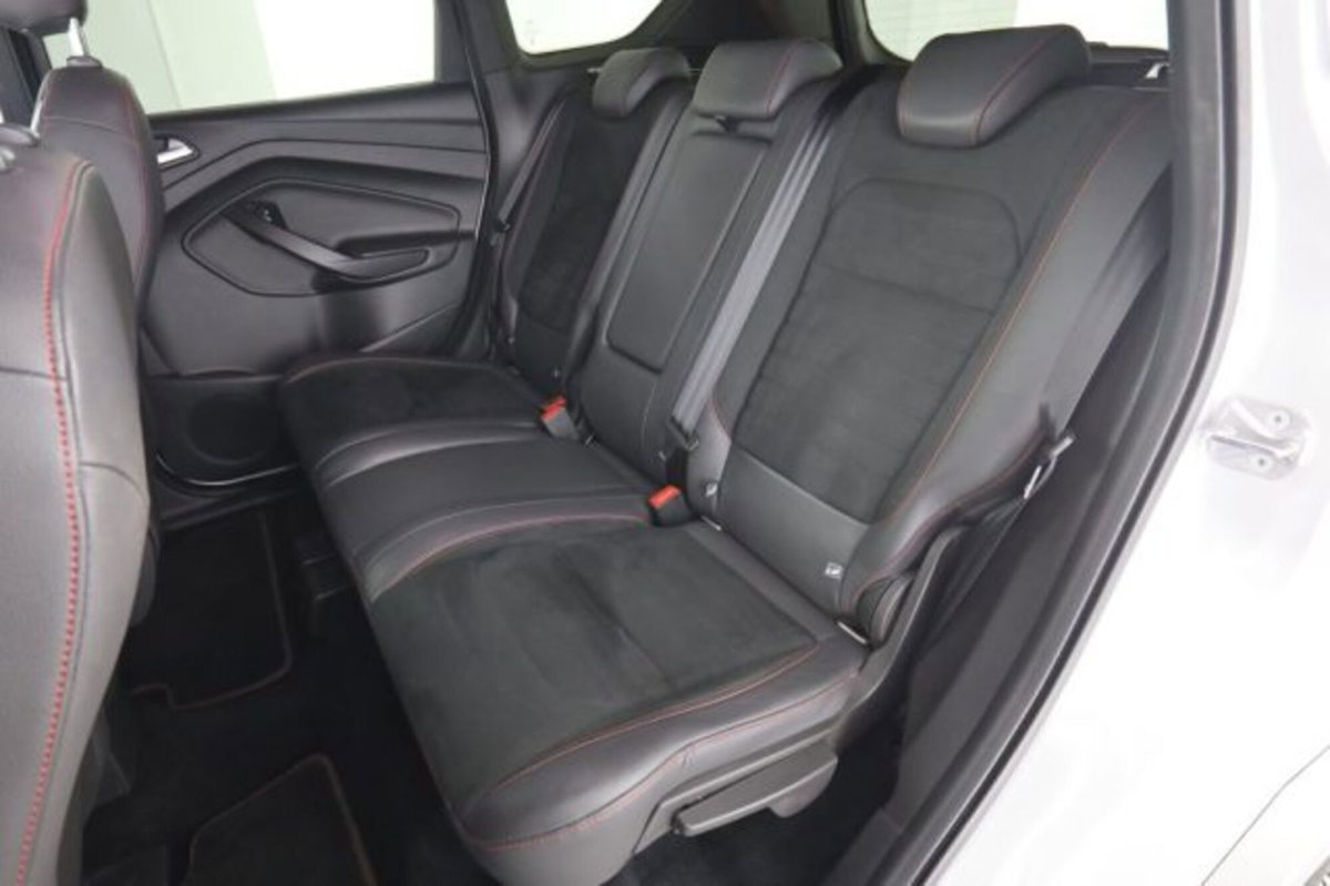 Ford Kuga 1.5 TDCI 120 CV S&S 2WD ST-Line (11)
