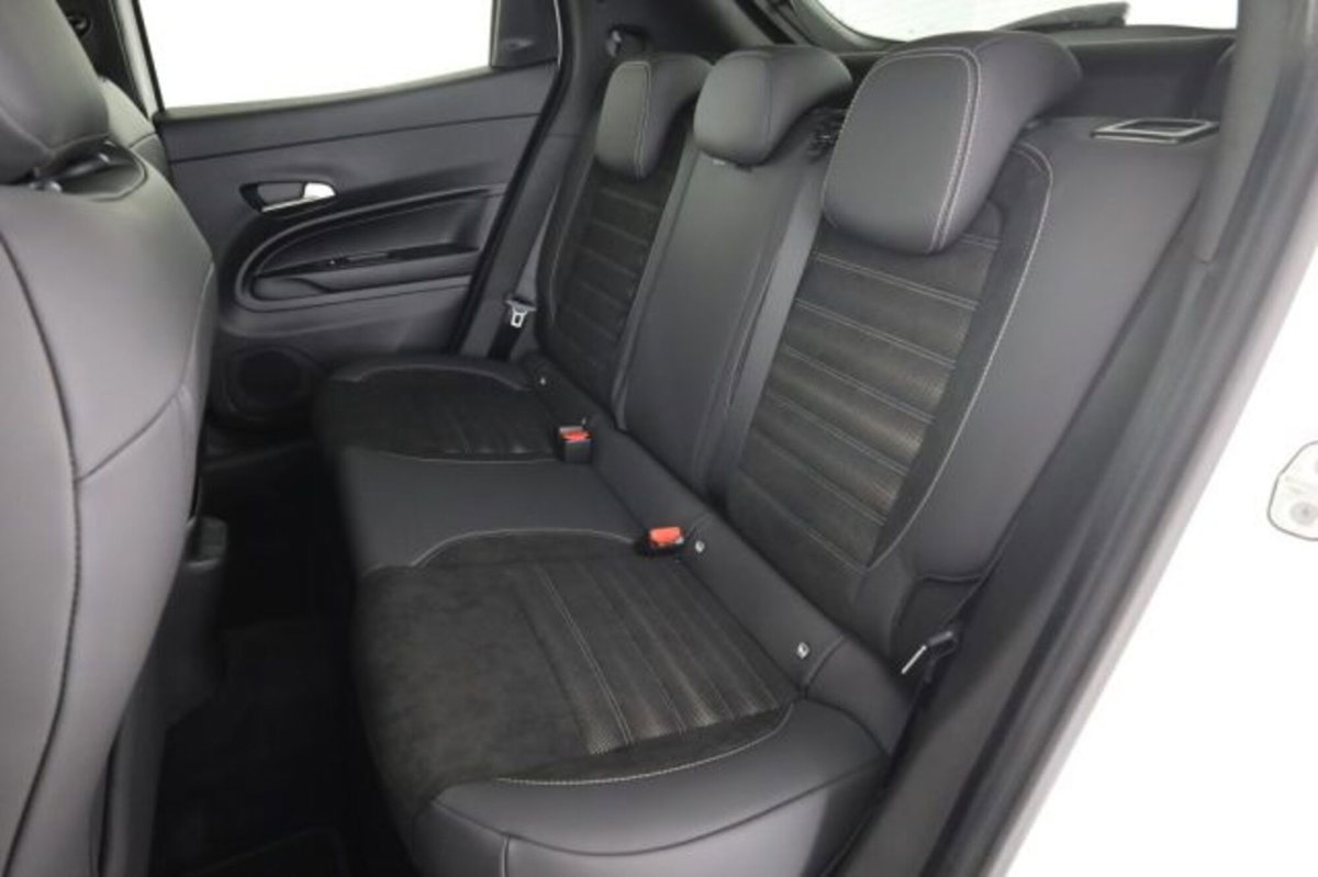 Alfa Romeo Junior 1.2 ibrida Q4 Milano Cortina 2026 145cv edct6 (11)