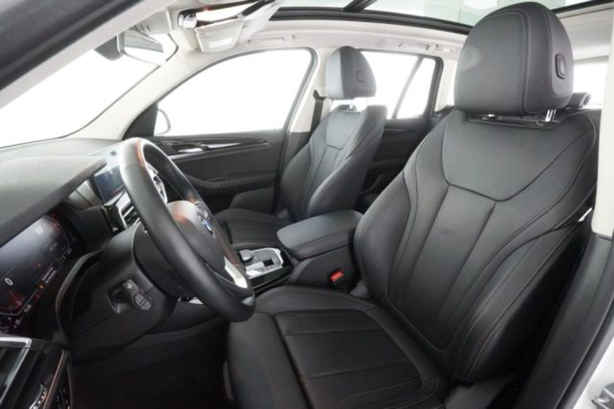 BMW X3 sDrive18d 48V Msport (2)