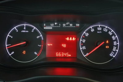 Opel Corsa 1.4 90CV 5 porte Advance (7)