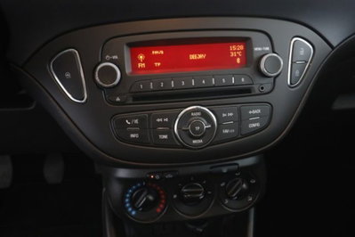 Opel Corsa 1.4 90CV 5 porte Advance (8)