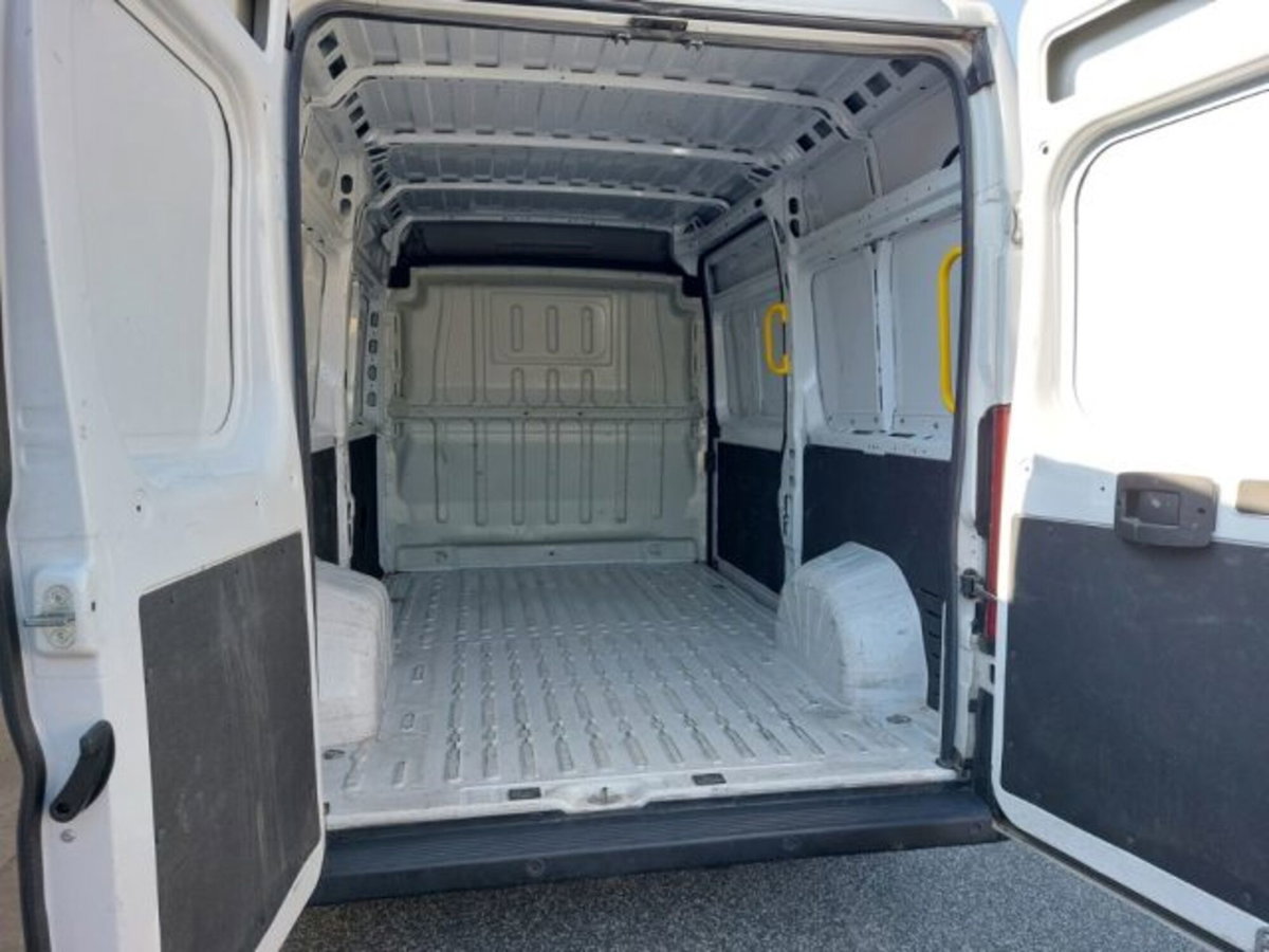 Opel Movano Furgone 35 2.2 BlueHDi 140 S&S PM-TM Furgone vetrato (4)