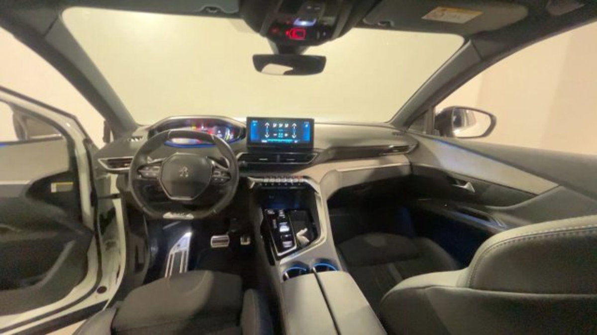 Peugeot 3008 1.2 hybrid GT 145cv e-dcs6 (3)
