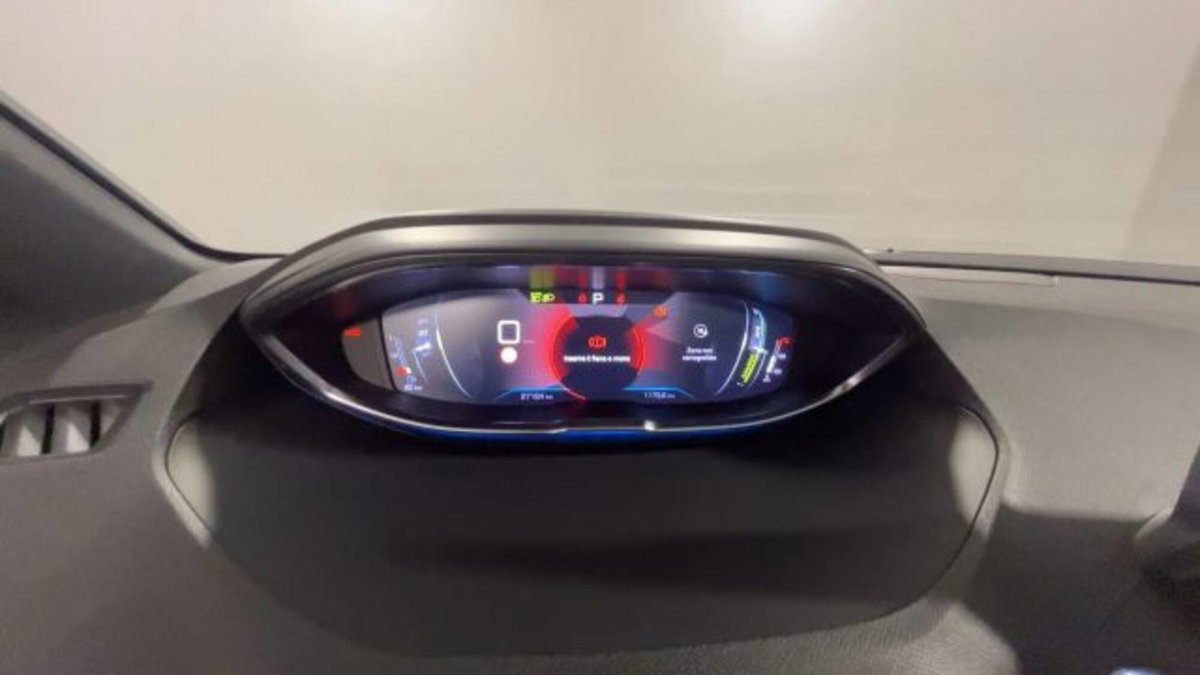 Peugeot 3008 1.2 hybrid GT 145cv e-dcs6 (9)