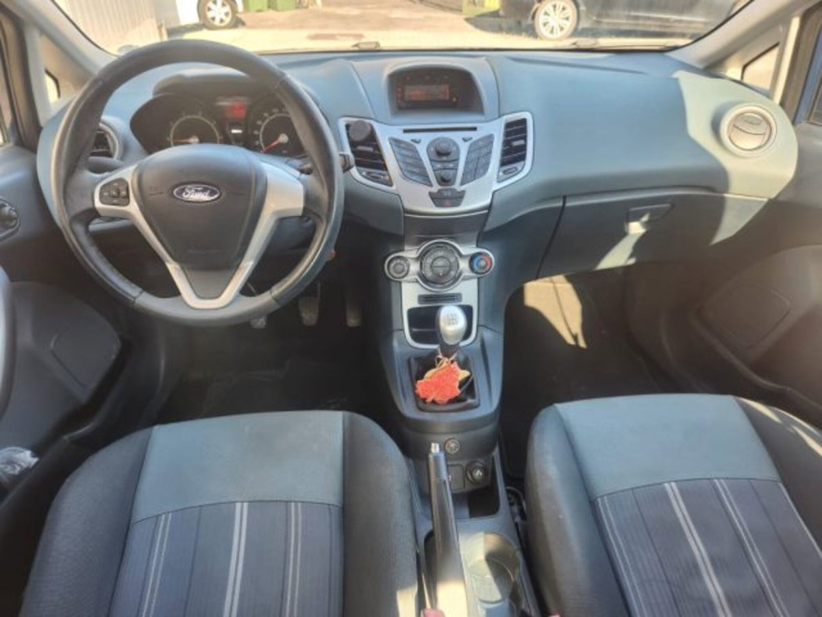 Ford Fiesta 1.4 5 porte Bz.- GPL Titanium (11)