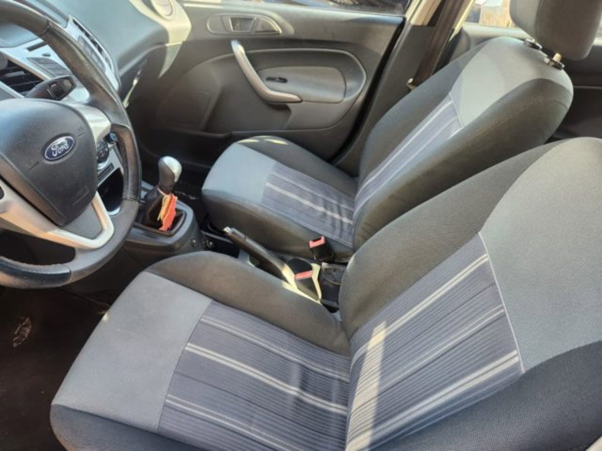 Ford Fiesta 1.4 5 porte Bz.- GPL Titanium (13)