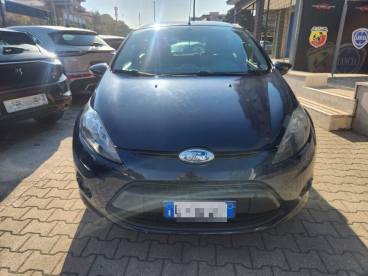 Ford Fiesta 1.4 5 porte Bz.- GPL Titanium (2)