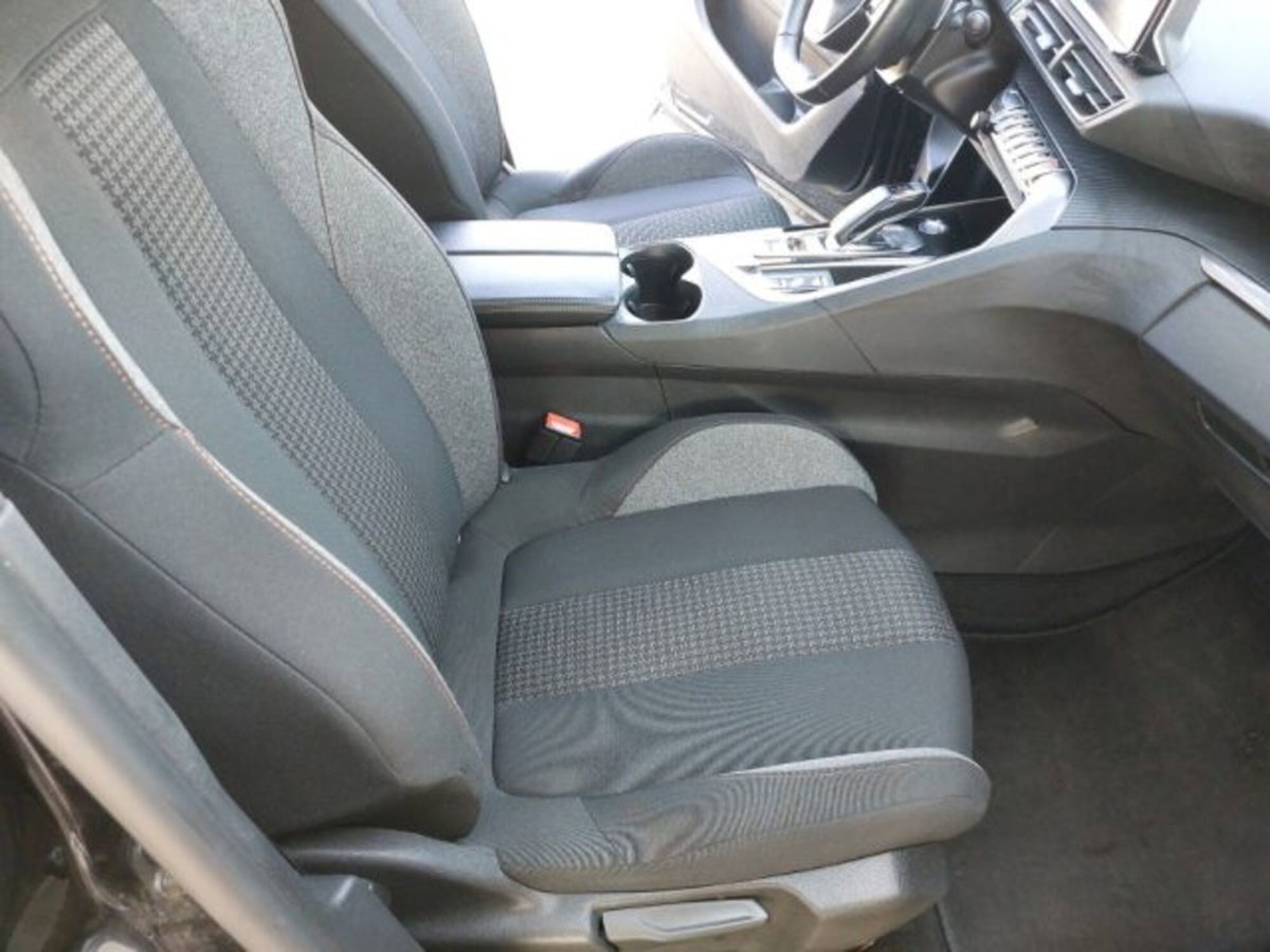 Peugeot 3008 BlueHDi 130 S&S EAT8 Active Business (16)